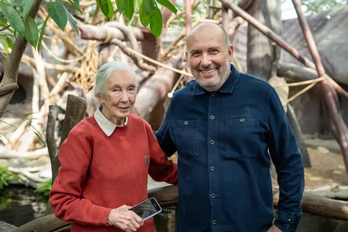 Jane Godall s ředitelem pražské zoo Miroslavem Bobkem